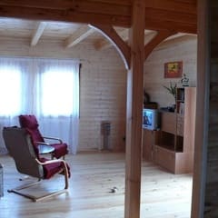 wnętrze domu drewnianego zodan