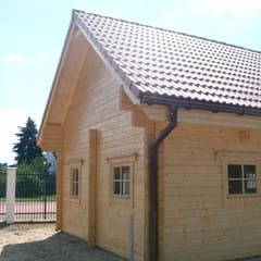 stajnia z drewna zodan